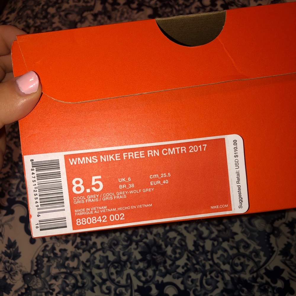 New grey nike free run commuter